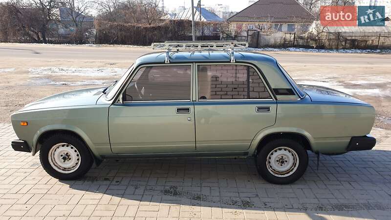 Седан ВАЗ / Lada 2107 2006 в Кременчуге