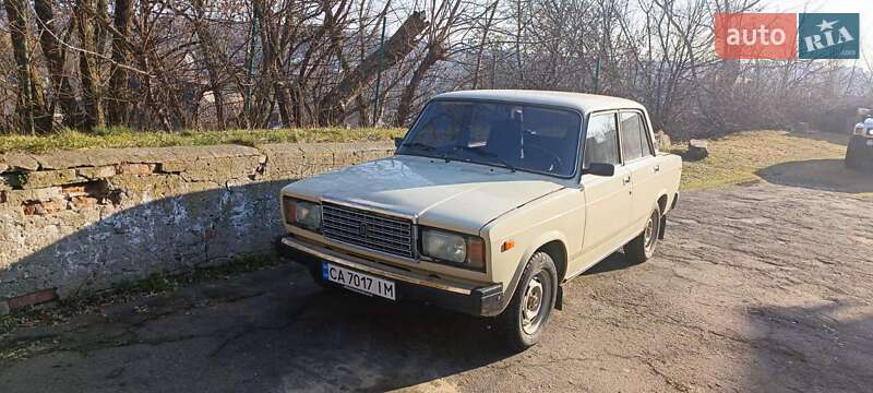 Седан ВАЗ / Lada 2107 1992 в Умані
