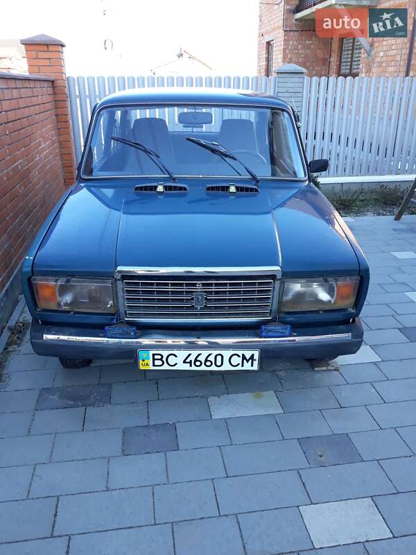 Седан ВАЗ / Lada 2107 2004 в Стебнику