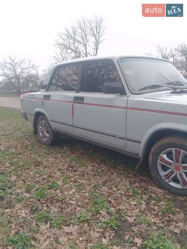 Седан ВАЗ / Lada 2107 1997 в Кропивницком
