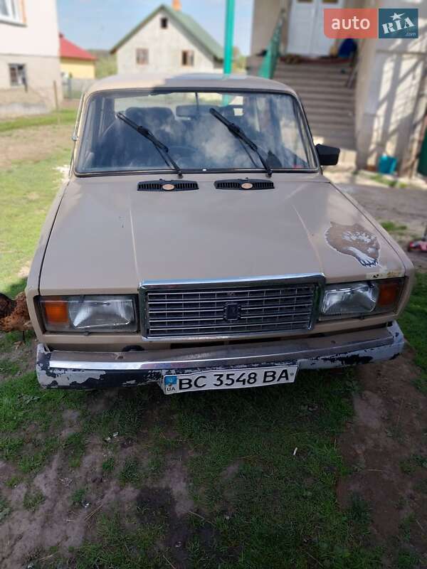 Седан ВАЗ / Lada 2107 1995 в Самборе