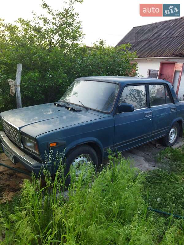 Седан ВАЗ / Lada 2107 2002 в Ставище