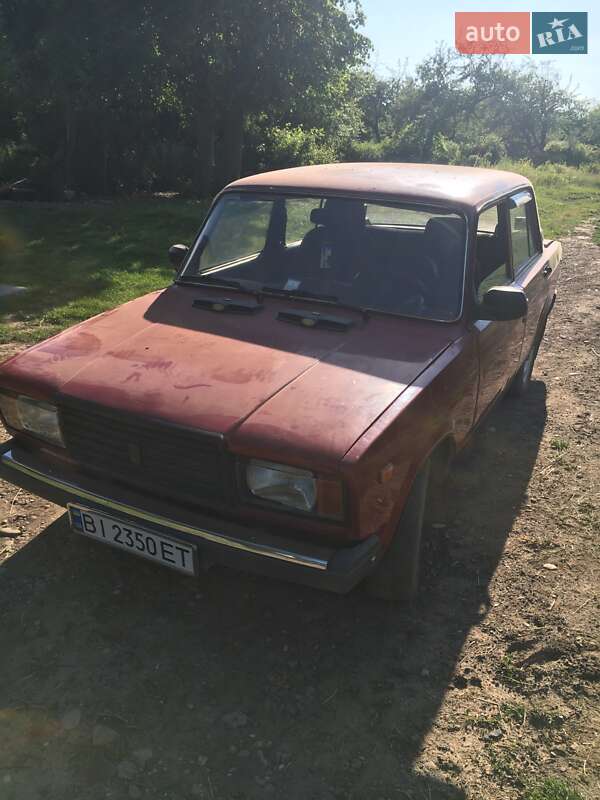Седан ВАЗ / Lada 2107 1990 в Черновцах