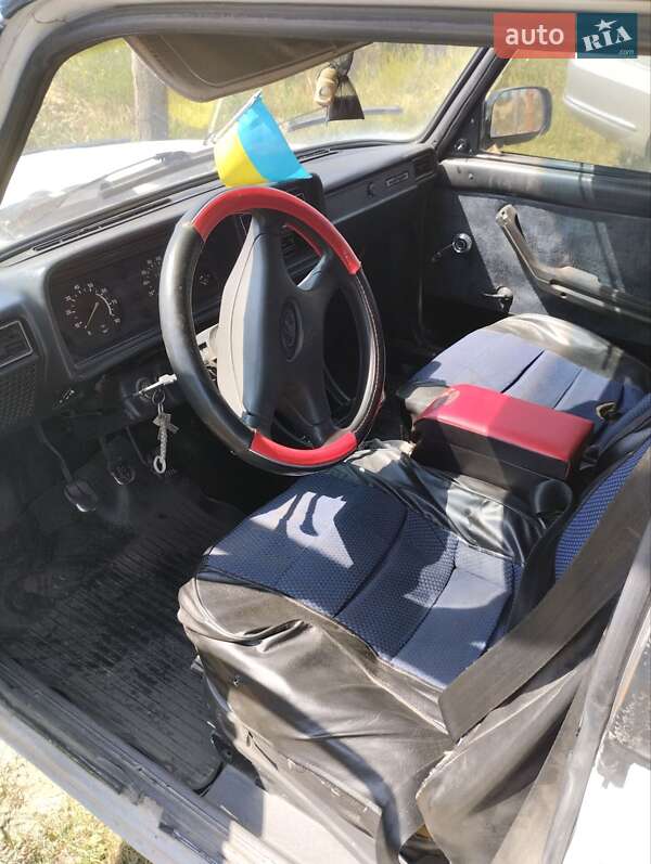 Седан ВАЗ / Lada 2107 2004 в Житомире