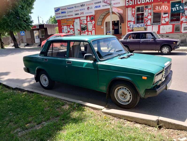 Седан ВАЗ / Lada 2107 2005 в Новгород-Северском