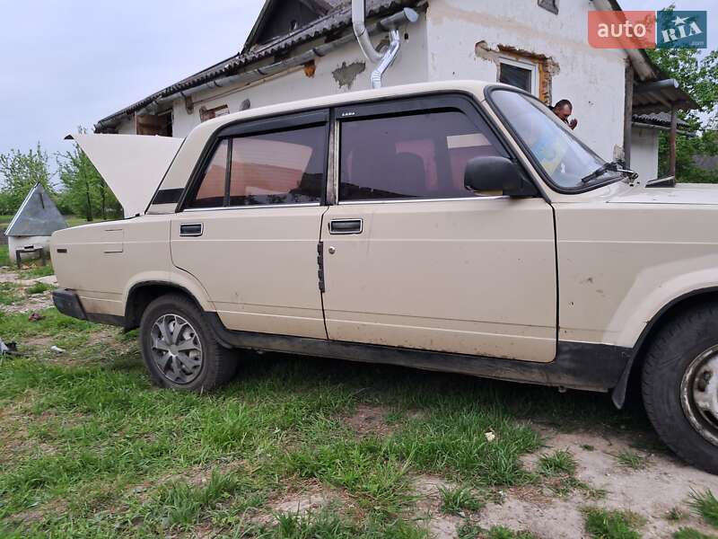 Седан ВАЗ / Lada 2107 1989 в Мостиске