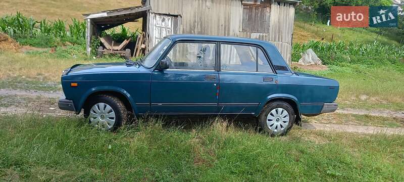 Седан ВАЗ / Lada 2107 1997 в Рівному