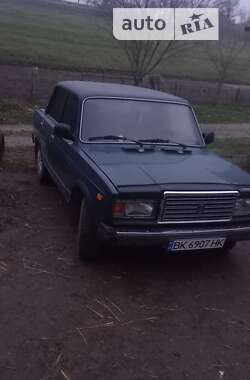 Седан ВАЗ / Lada 2107 1997 в Ровно