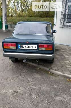Седан ВАЗ / Lada 2107 1997 в Ровно