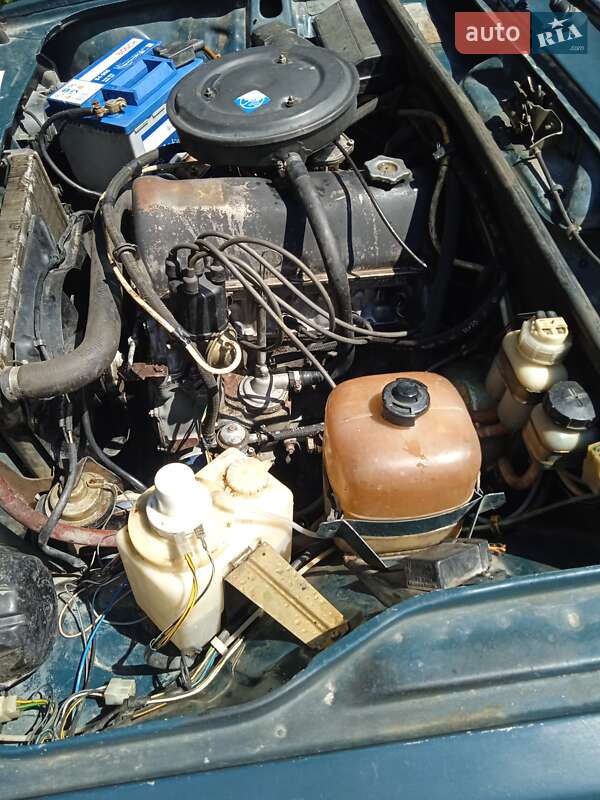 Седан ВАЗ / Lada 2107 2004 в Чернівцях
