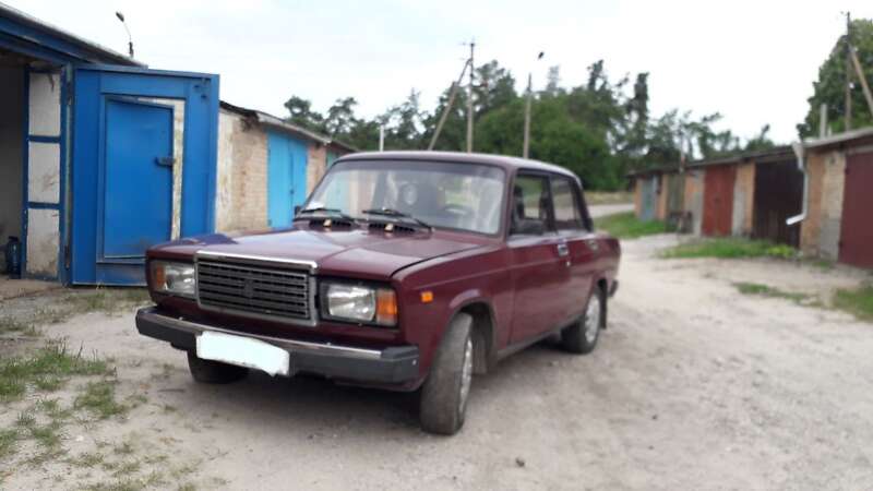 Седан ВАЗ / Lada 2107 2001 в Переяславе