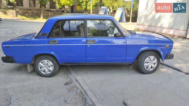 Седан ВАЗ / Lada 2107 1999 в Кам'янському