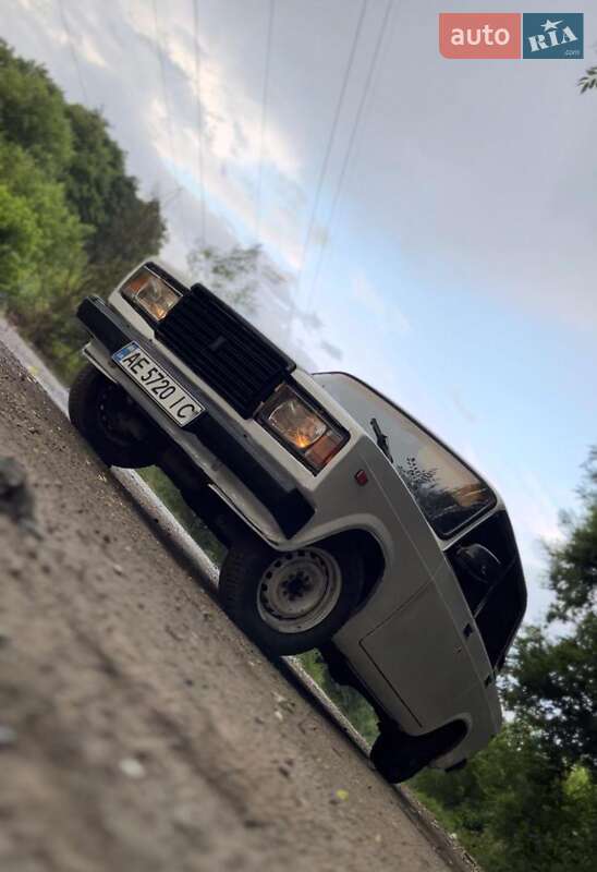 Седан ВАЗ / Lada 2107 1990 в Днепре