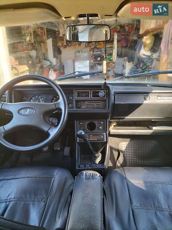 Седан ВАЗ / Lada 2107 2002 в Ровно фото 10 Седан ВАЗ / Lada 2107 2002 в Ровно
