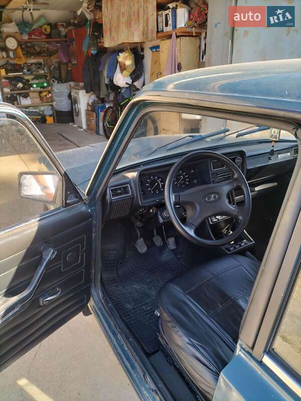 Седан ВАЗ / Lada 2107 2002 в Ровно фото 5 Седан ВАЗ / Lada 2107 2002 в Ровно