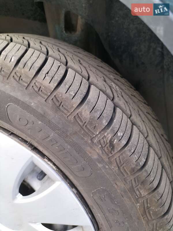 Седан ВАЗ / Lada 2107 2002 в Ровно фото 13 Седан ВАЗ / Lada 2107 2002 в Ровно