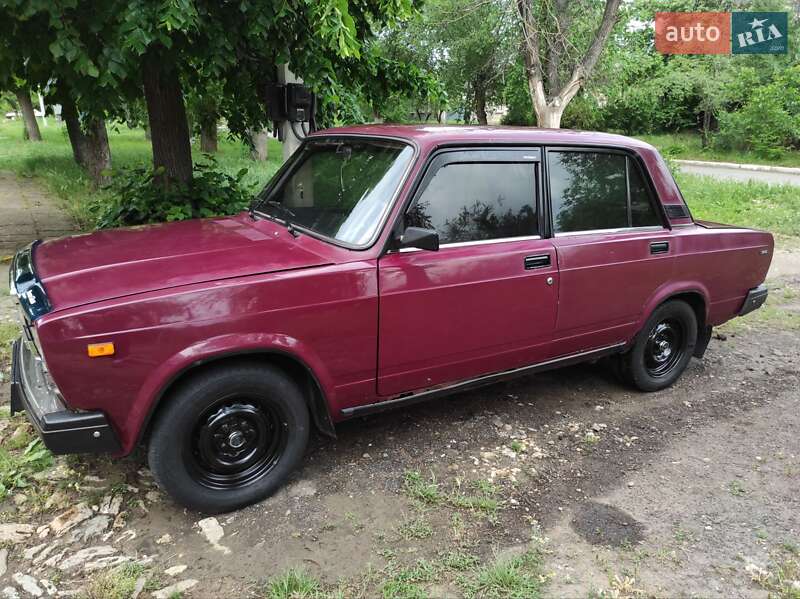 Седан ВАЗ / Lada 2107 2002 в Болграде