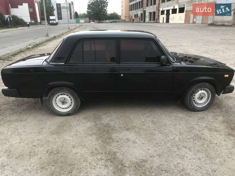 Седан ВАЗ / Lada 2107 2011 в Тернополе