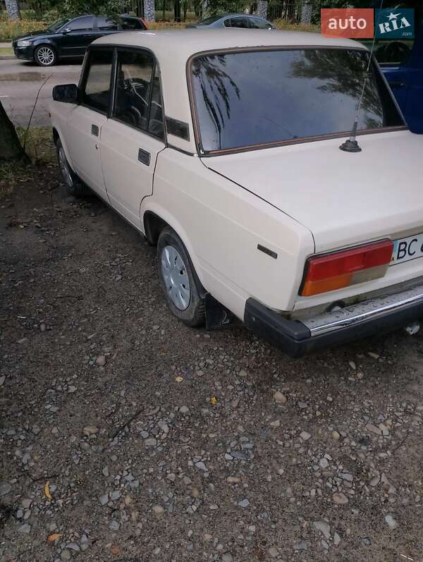 Седан ВАЗ / Lada 2107 1989 в Новояворовске