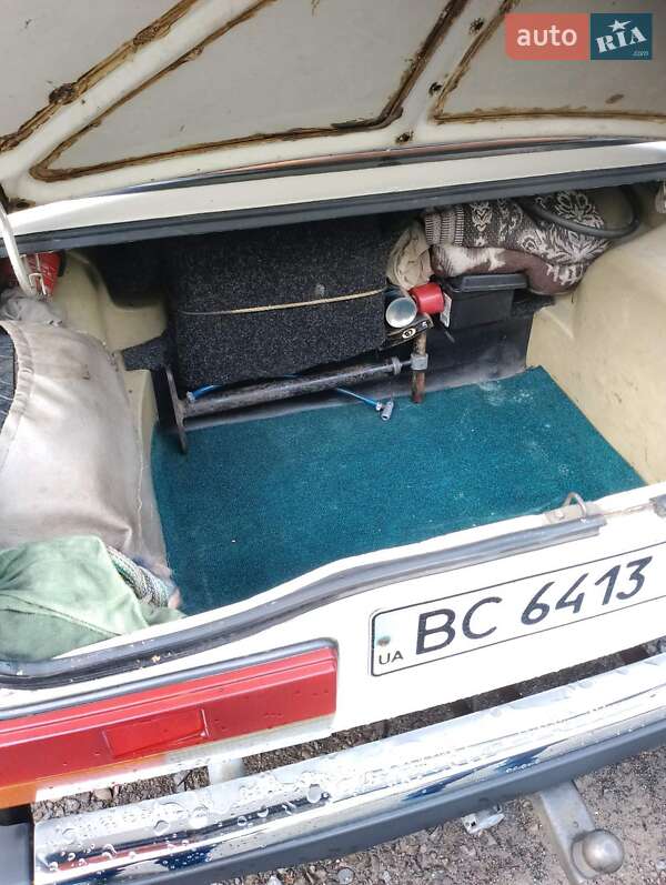 Седан ВАЗ / Lada 2107 1989 в Новояворовске