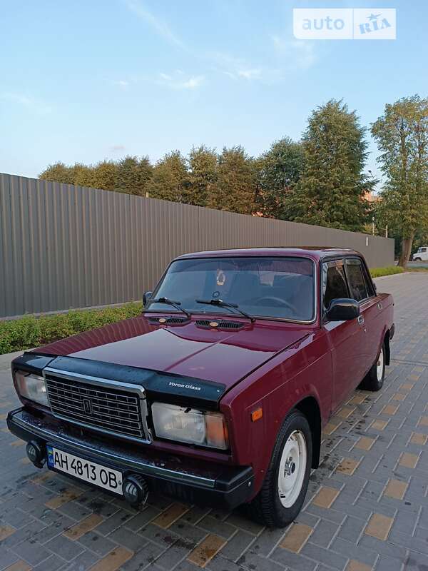 Седан ВАЗ 2107 2003 в 