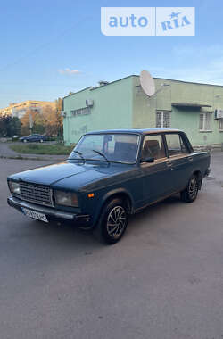 Седан ВАЗ / Lada 2107 2002 в Ужгороде