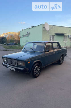 Седан ВАЗ / Lada 2107 2002 в Ужгороді