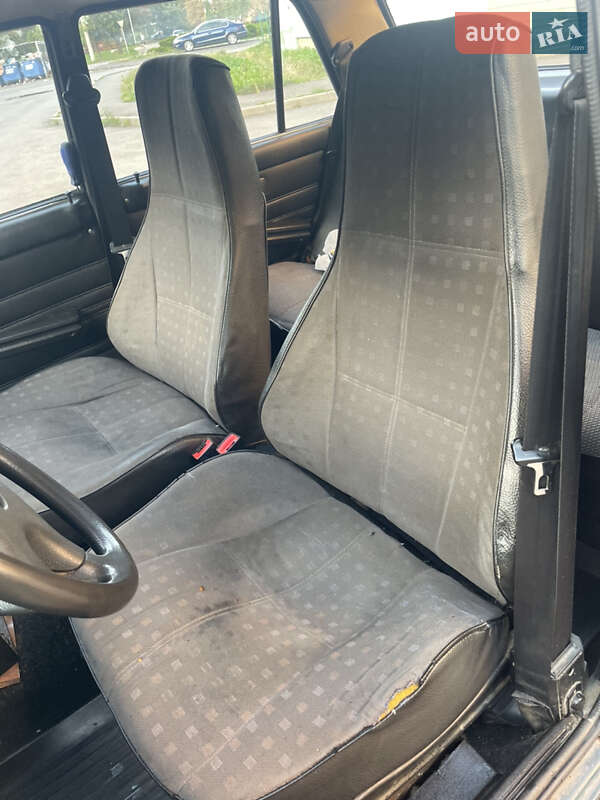 Седан ВАЗ / Lada 2107 2002 в Ужгороде фото 11 Седан ВАЗ / Lada 2107 2002 в Ужгороде