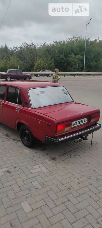 Седан ВАЗ / Lada 2107 1995 в Житомире