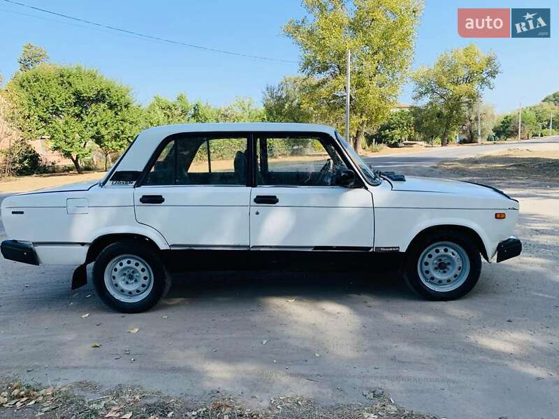 Седан ВАЗ / Lada 2107 1992 в Новомосковске фото 10 Седан ВАЗ / Lada 2107 1992 в Новомосковске