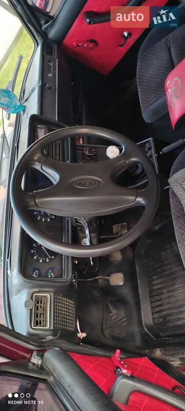 Седан ВАЗ / Lada 2107 2005 в Черновцах