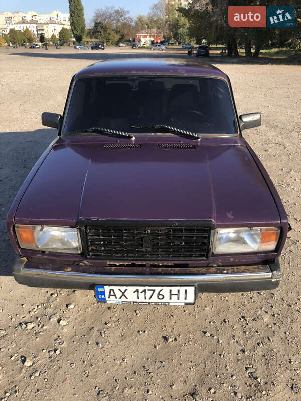 Седан ВАЗ 2107 2003 в 