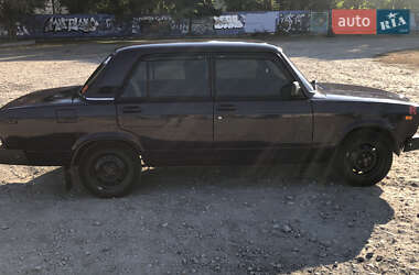 Седан ВАЗ 2107 2003 в 