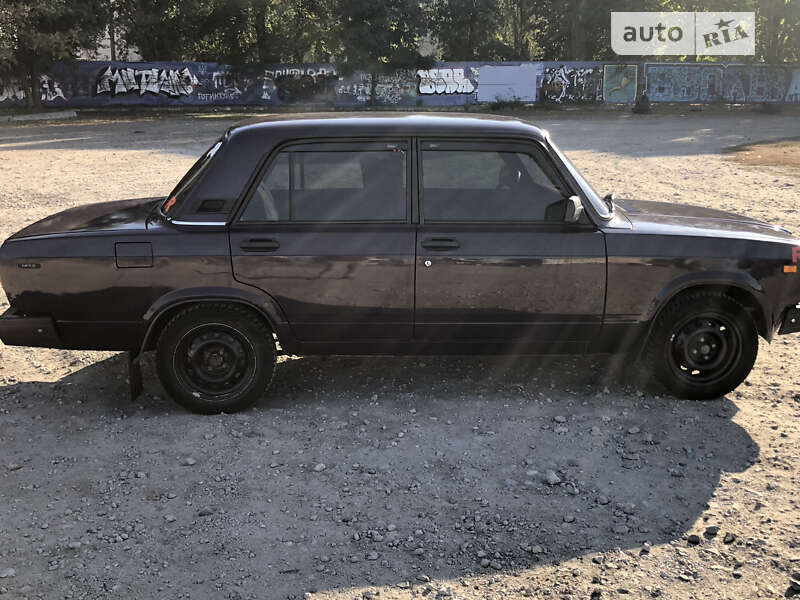 Седан ВАЗ / Lada 2107 2003 в Харькове