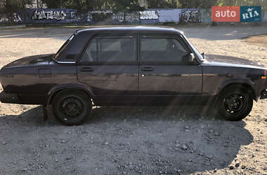 Седан ВАЗ 2107 2003 в 