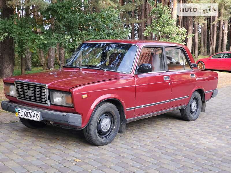 Седан ВАЗ / Lada 2107 1993 в Новояворівську