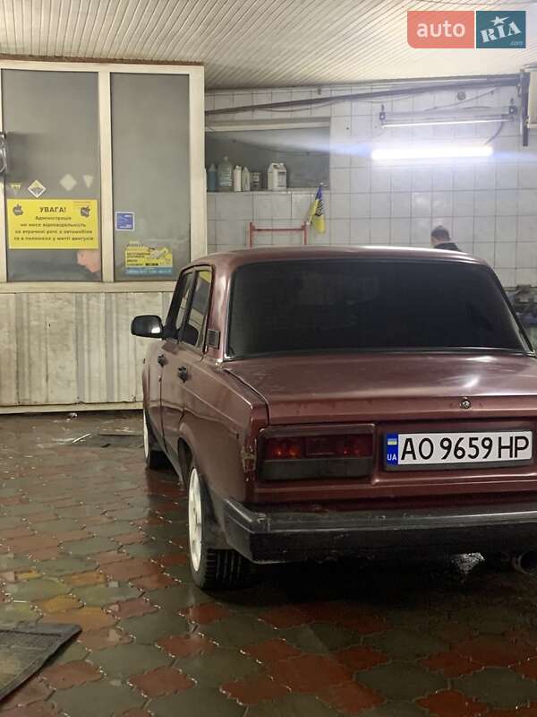 Седан ВАЗ / Lada 2107 1991 в Ужгороде фото 2 Седан ВАЗ / Lada 2107 1991 в Ужгороде