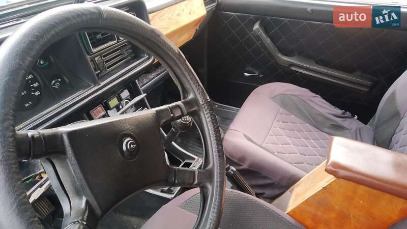 Седан ВАЗ / Lada 2107 2004 в Луцьку