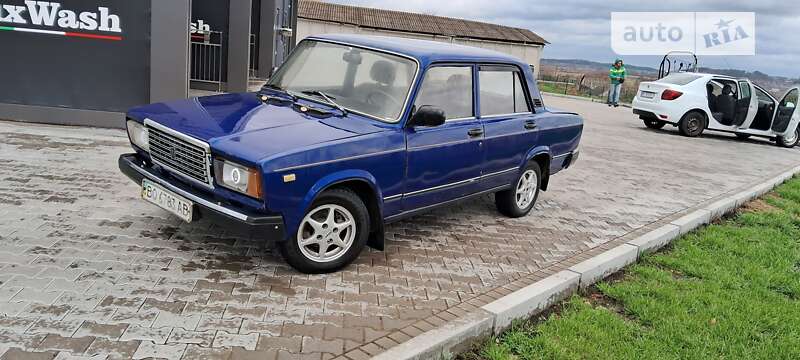 Седан ВАЗ / Lada 2107 2004 в Шумске