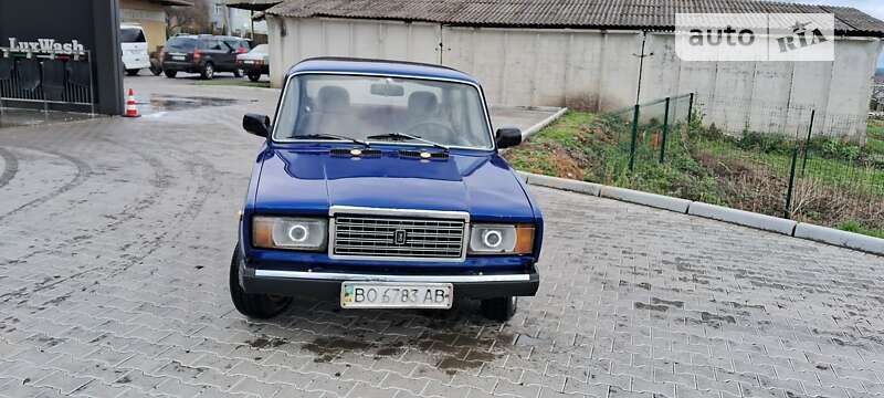Седан ВАЗ / Lada 2107 2004 в Шумске