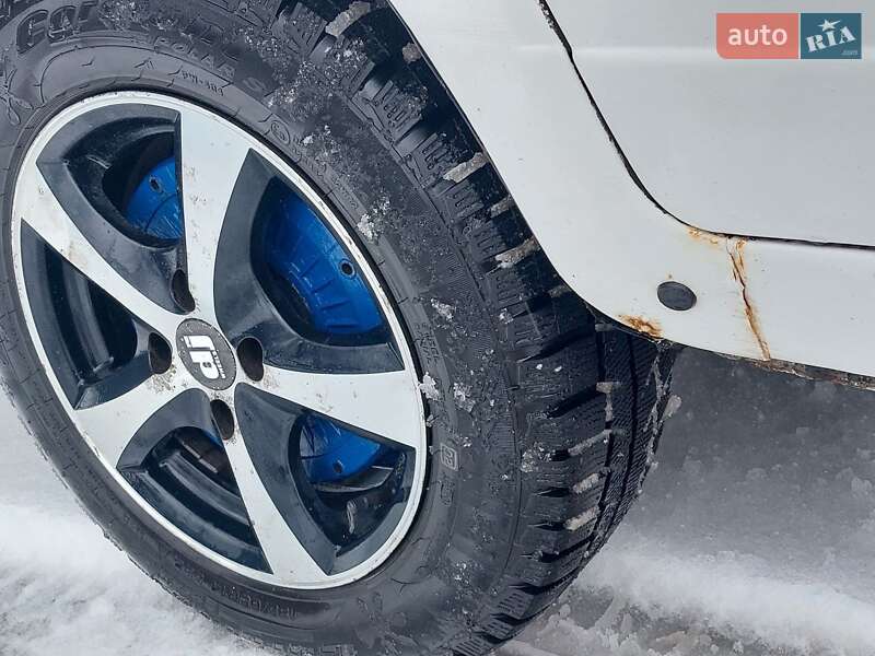 Седан ВАЗ / Lada 2107 2004 в Броварах