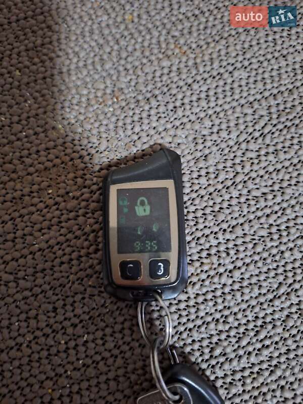 Седан ВАЗ / Lada 2107 2004 в Броварах