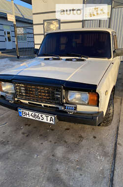 Седан ВАЗ / Lada 2107 1985 в Измаиле