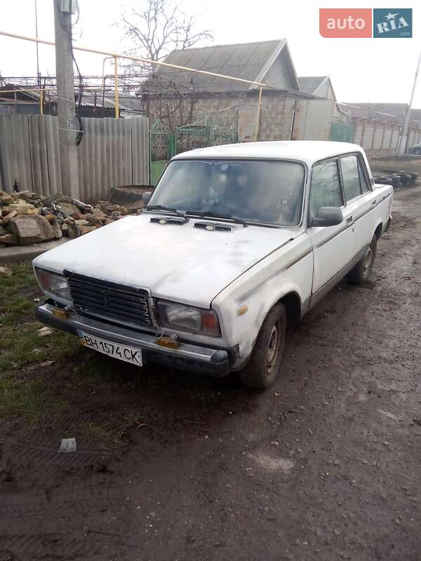 Седан ВАЗ / Lada 2107 2004 в Одессе