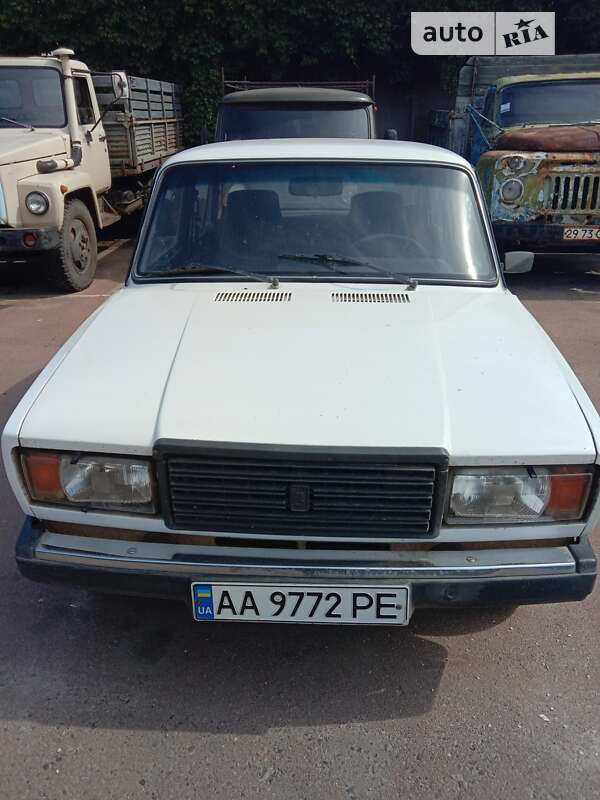 Седан ВАЗ / Lada 2107 1996 в Сумах