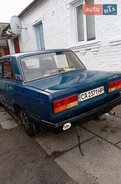 Седан ВАЗ / Lada 2107 1998 в Звенигородке