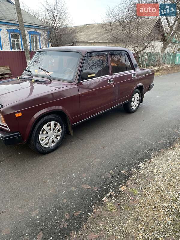 Седан ВАЗ / Lada 2107 2005 в Шполе
