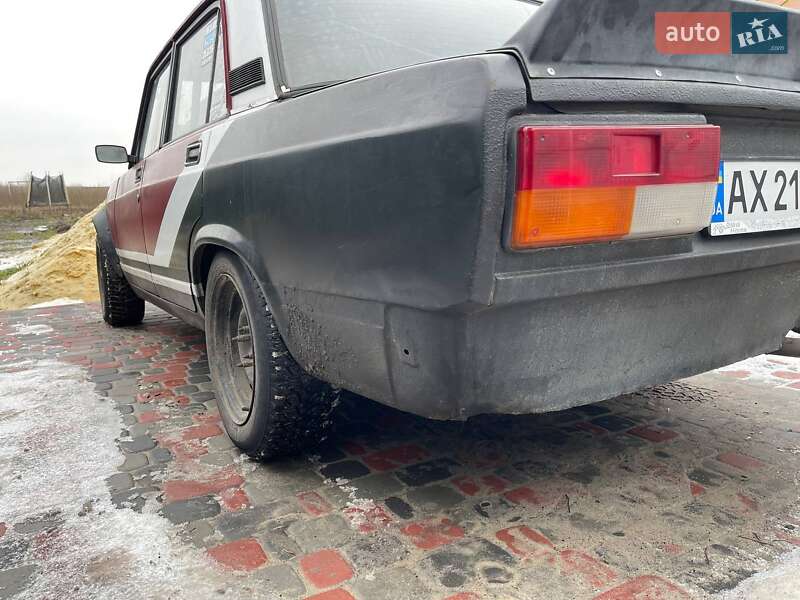 Седан ВАЗ / Lada 2107 2000 в Харкові