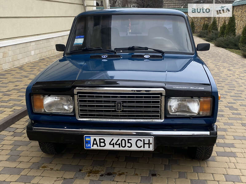 Седан ВАЗ / Lada 2107 2005 в Могилев-Подольске
