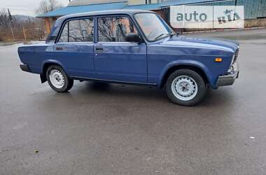 Седан ВАЗ / Lada 2107 2006 в Киеве